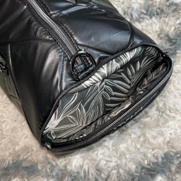 Lug Classic Duffle with Crossbody Strap -Rowboat ~ Metallic Black w/ Olive - Picture 4 of 7